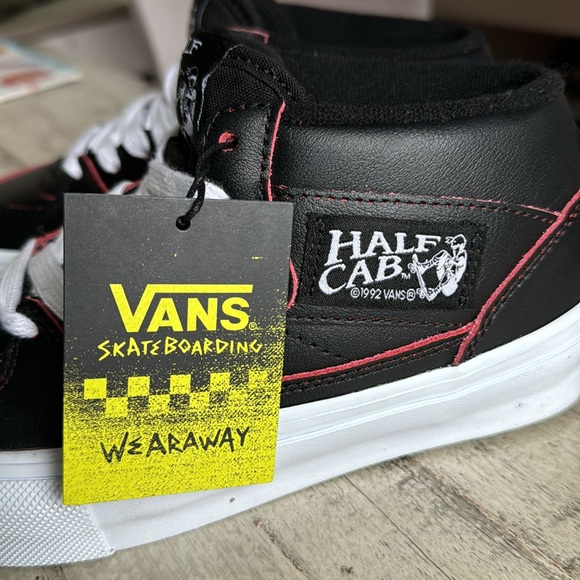 Vans Half-Cabs Mens size 4/Eur 35. Wearaway style. NEW! Never worn! - Picture 3 of 9